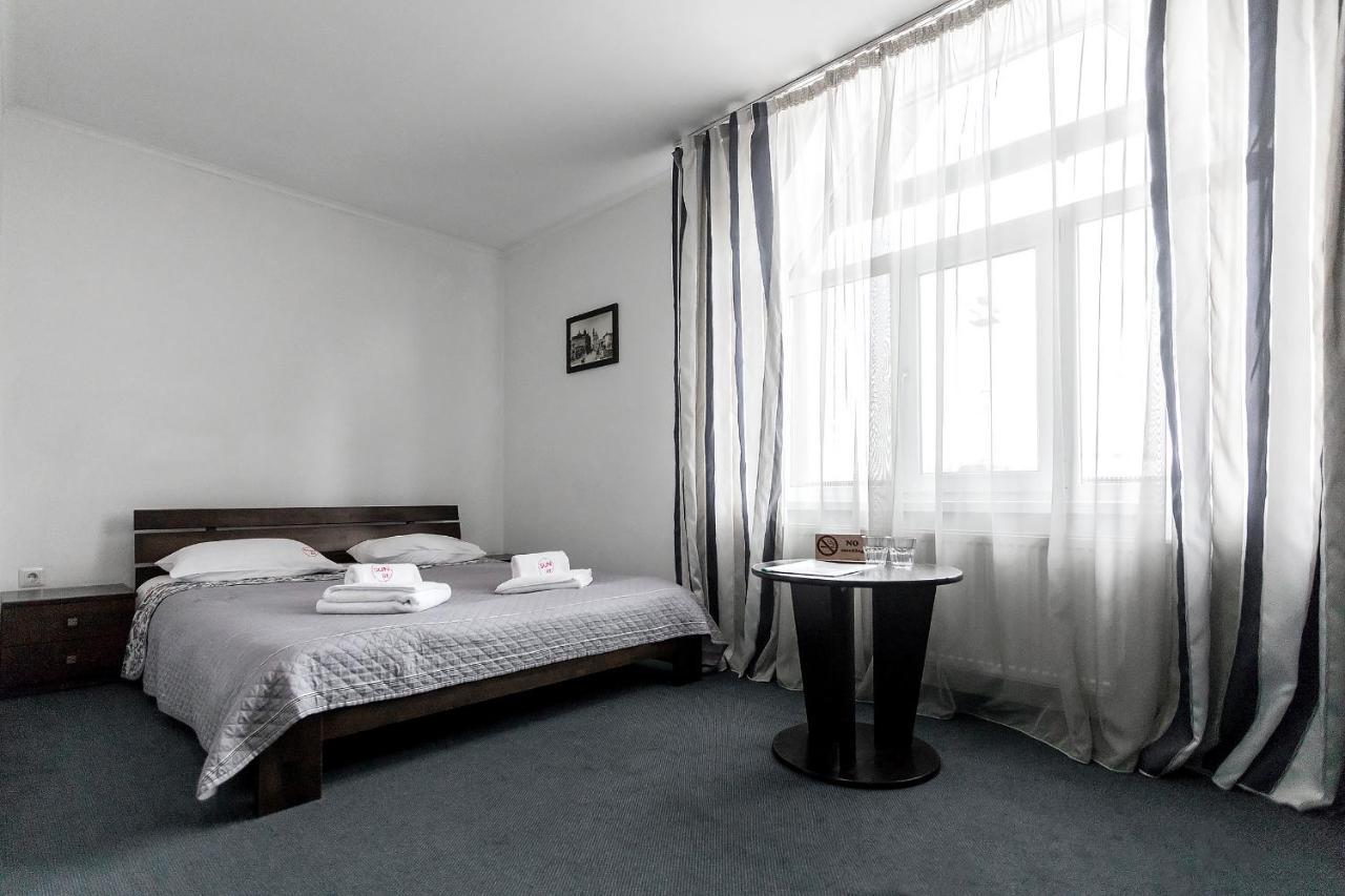 Sunlit Hotel Ivano-Frankivsk Luaran gambar