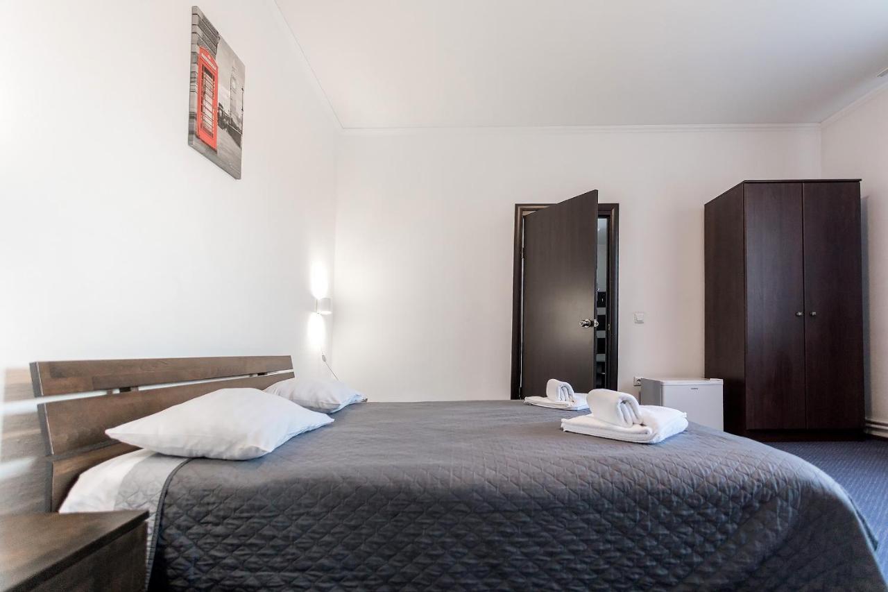 Sunlit Hotel Ivano-Frankivsk Luaran gambar