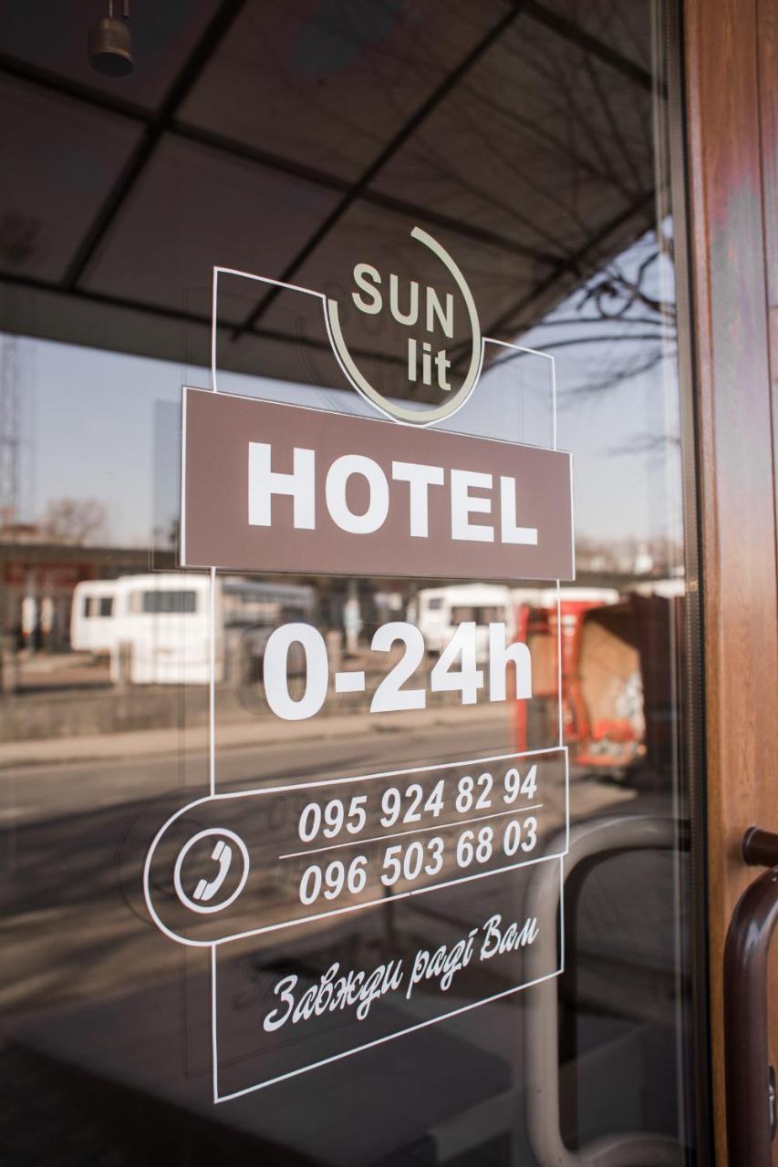 Sunlit Hotel Ivano-Frankivsk Luaran gambar